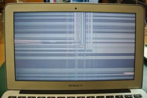 macbook air полосы на экране