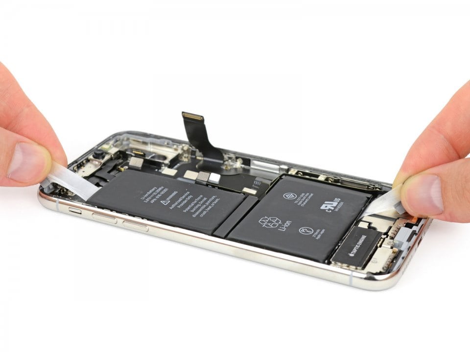 Замена аккумулятора iPhone X в Москве