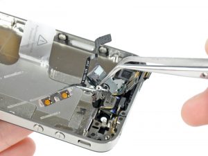 Замена шлейфа кнопок громкости и переключения вибро iPhone 4/4S