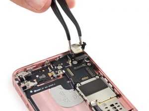 Замена задней камеры iPhone SE