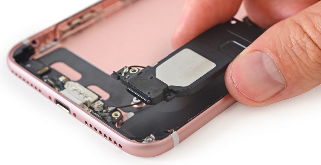 Замена динамика iPhone 8