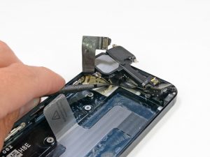 Замена музыкального (полифонического) динамика iPhone 5 в Москве
