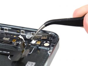Ремонт кнопки включения iPhone 5 в Москве