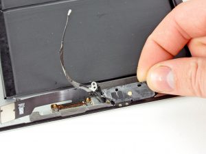 Замена Wi-Fi антенны iPad 2