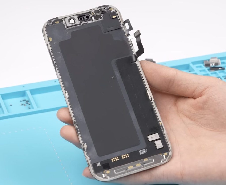 iPhone 17 Pro Max внутри